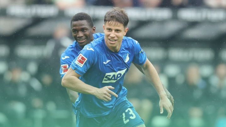 ANALÝZA: Zatraceně úspěšné kličky, bomby z dálky i góly. Co stojí za vzestupem Hložka?